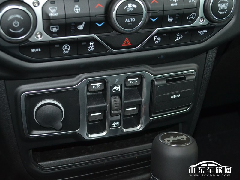 2018款 Jeep牧马人 中控