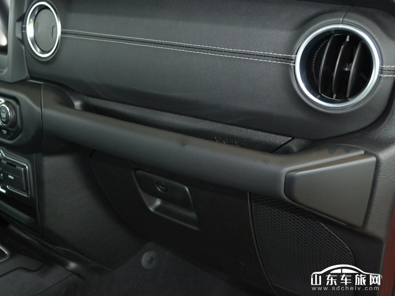 2018款 Jeep牧马人 中控