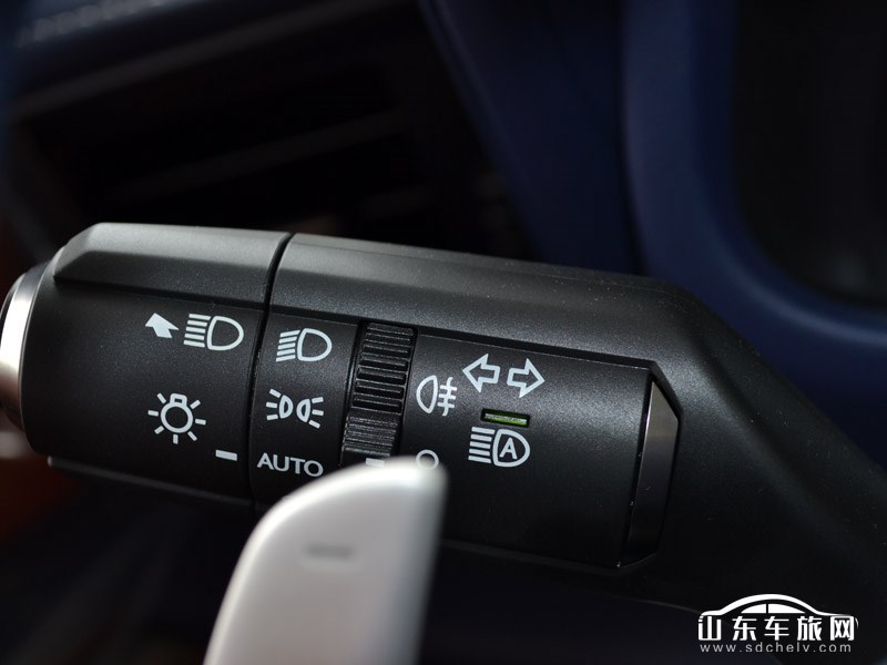 2018款 雷克萨斯LC500h 中控