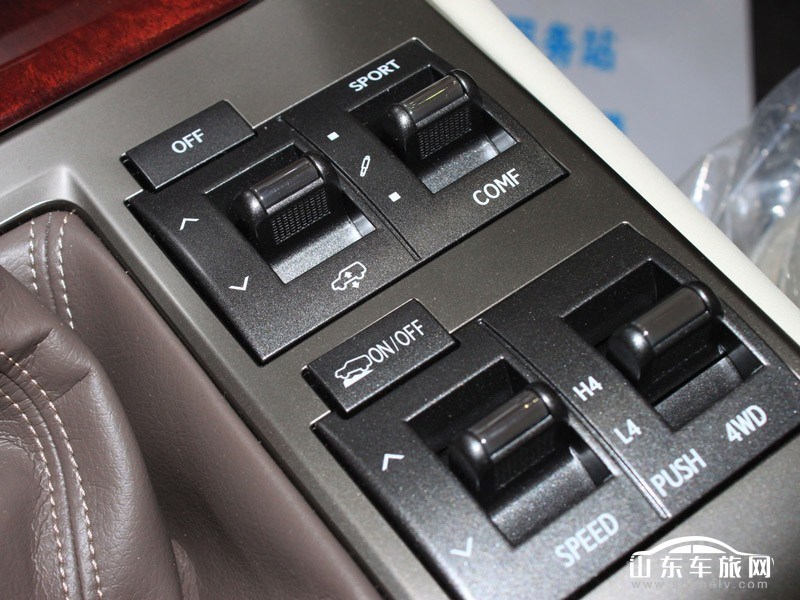 2011款 GX400 中控台