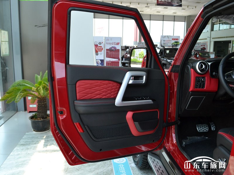 2018款 北汽 BJ40 PLUS 内饰