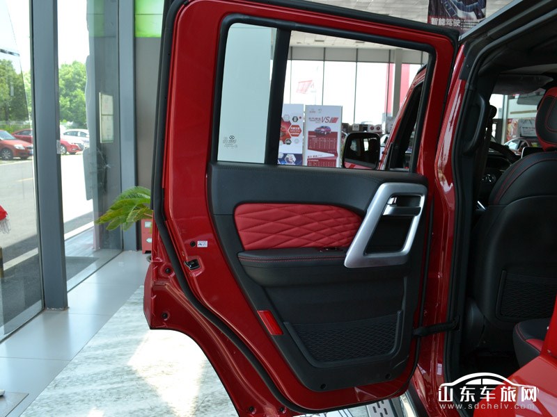 2018款 北汽 BJ40 PLUS 内饰
