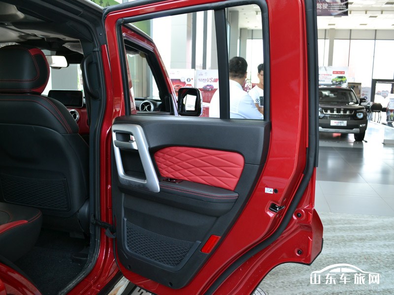 2018款 北汽 BJ40 PLUS 内饰