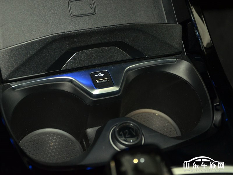 2021款 进口宝马2系 中控