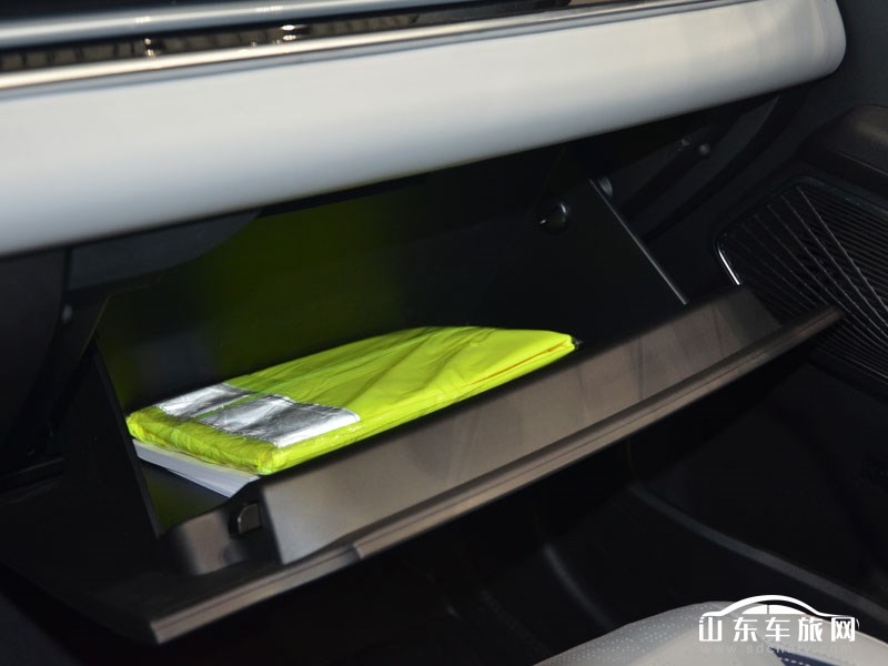 2022款 吉利帝豪 内饰