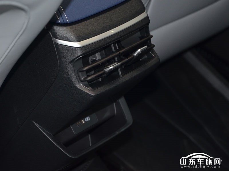 2022款 吉利帝豪 内饰