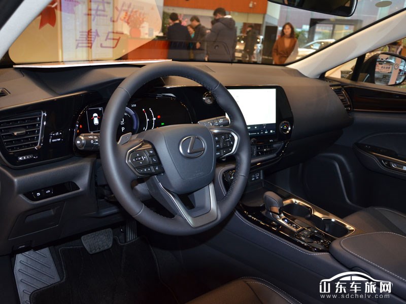 2022款 雷克萨斯NX 内饰