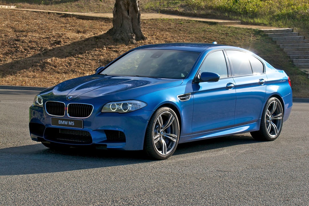 2013-BMW-M5-Front-Three-Quarters.jpg