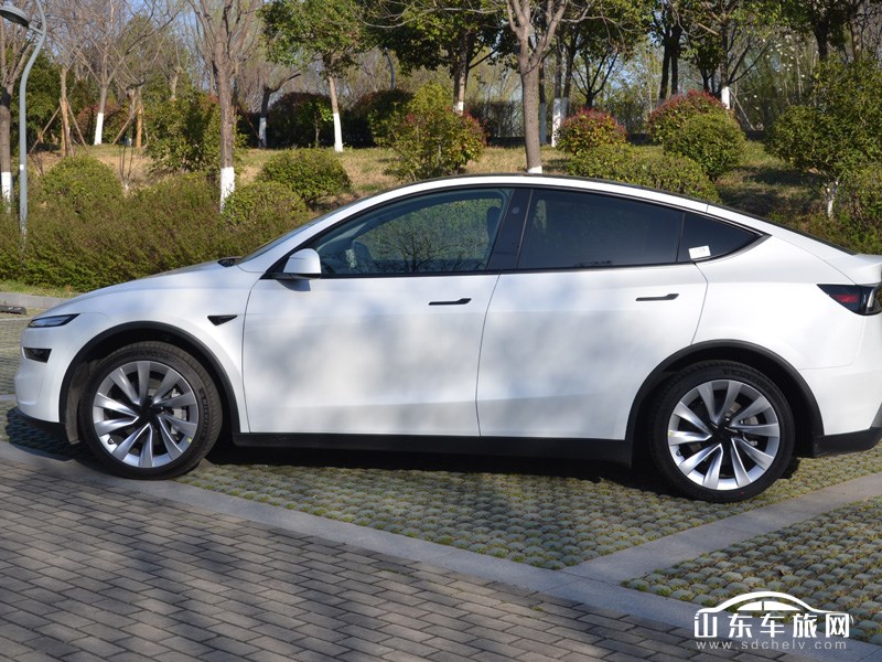 2025款 特斯拉Model Y换新版 外观