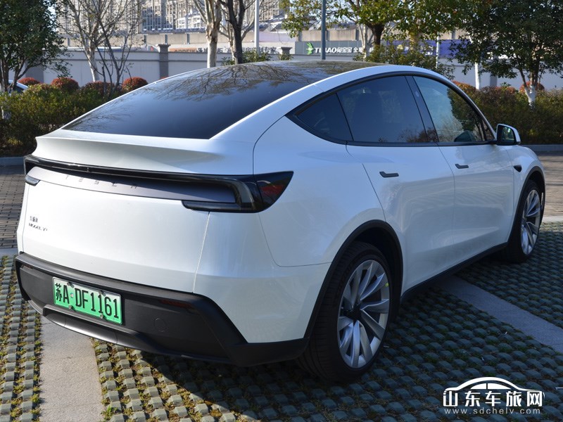 2025款 特斯拉Model Y换新版 外观