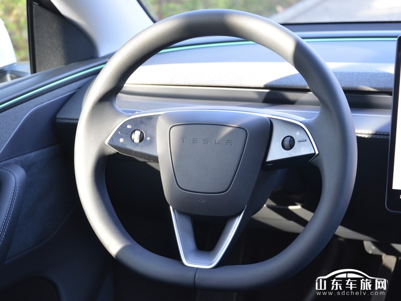 2025款 特斯拉Model Y换新版 中控
