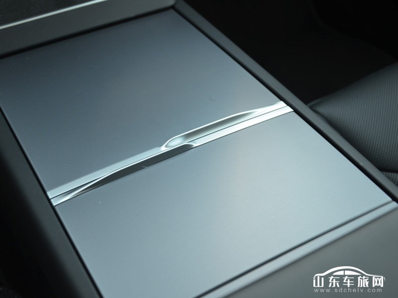 2025款 特斯拉Model Y换新版 中控