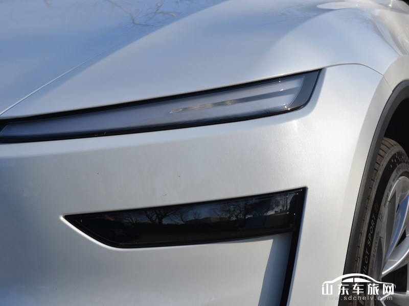 2025款 特斯拉Model Y换新版 其它
