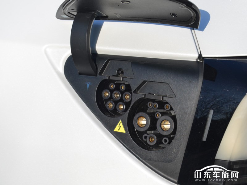 2025款 特斯拉Model Y换新版 其它