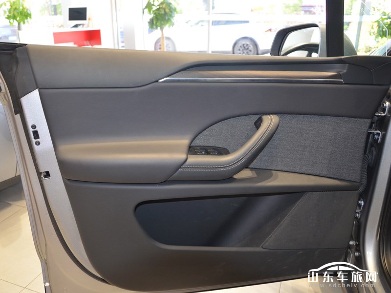 2025款 特斯拉Model X 内饰
