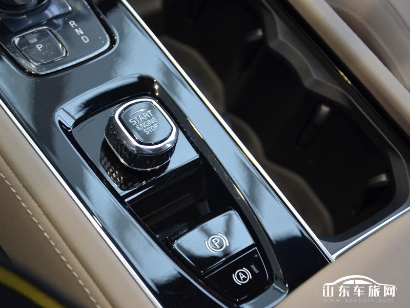 2025款 进口沃尔沃XC90 内饰