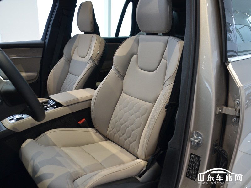 2025款 进口沃尔沃XC90 内饰