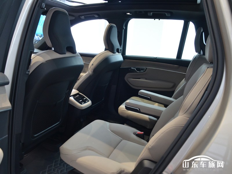 2025款 进口沃尔沃XC90 内饰