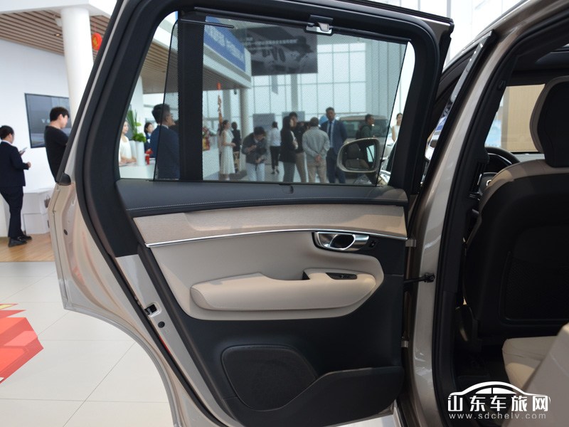 2025款 进口沃尔沃XC90 内饰