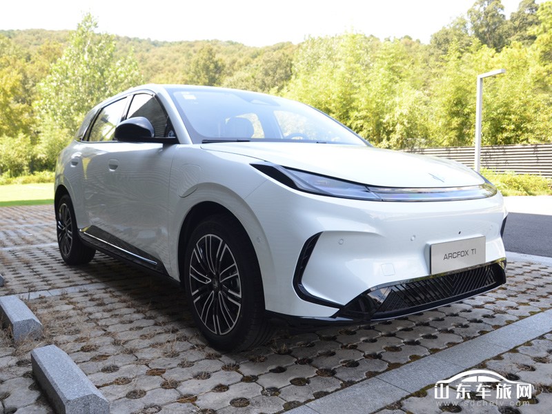 2025款极狐T1 外观